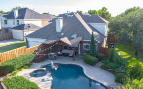 Oasis in Frisco with Heated Pool & Spa & Piano & Billiard & King Bed